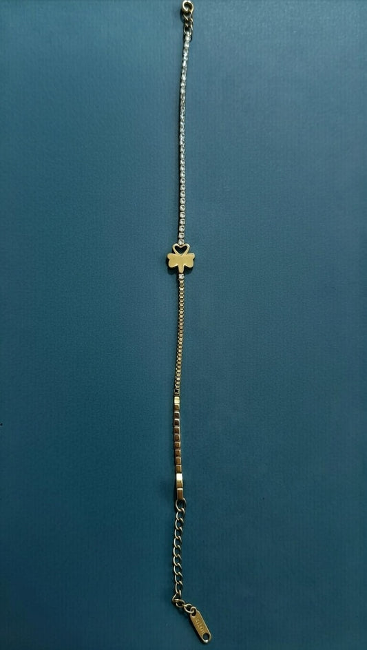 Leaf shaped braclete